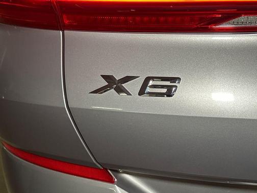 2024 BMW X6 xDrive40i