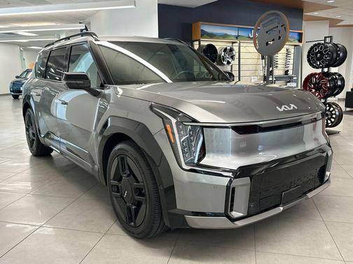 Pebble Gray 2024 Kia EV9 GT-Line