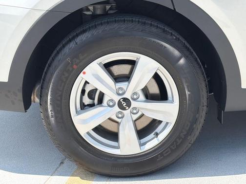 Ivory 2026 Kia Sorento LX