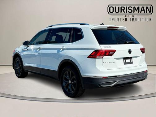Pure White 2024 Volkswagen Tiguan 2.0T SE