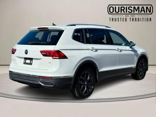 Pure White 2024 Volkswagen Tiguan 2.0T SE