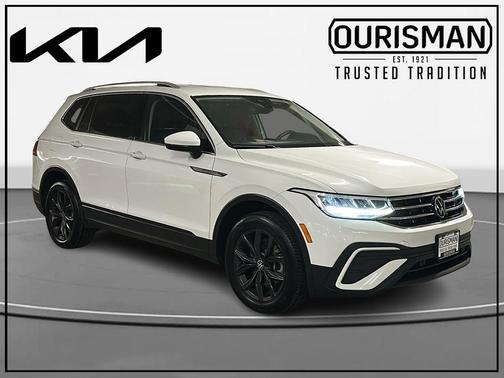 Pure White 2024 Volkswagen Tiguan 2.0T SE