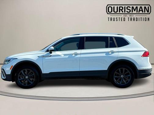 Pure White 2024 Volkswagen Tiguan 2.0T SE