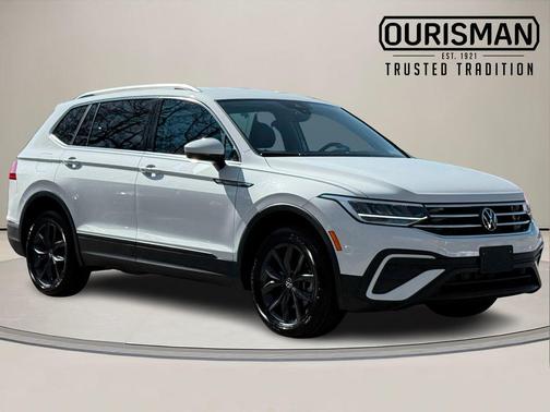 Pure White 2024 Volkswagen Tiguan 2.0T SE