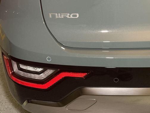 Green 2026 Kia Niro SX Touring