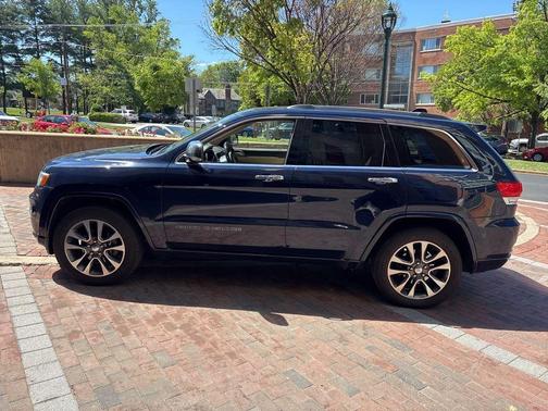 True Blue Pearlcoat 2017 Jeep Grand Cherokee Overland