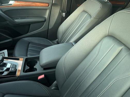 2023 Audi Q5 45 S line quattro Premium