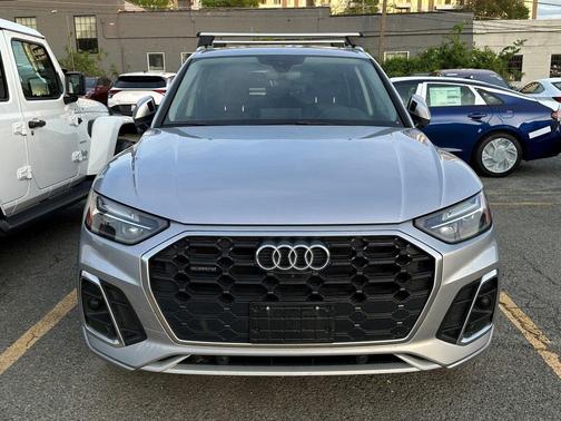 2023 Audi Q5 45 S line quattro Premium