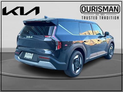 2026 Kia EV9 Light Long Range