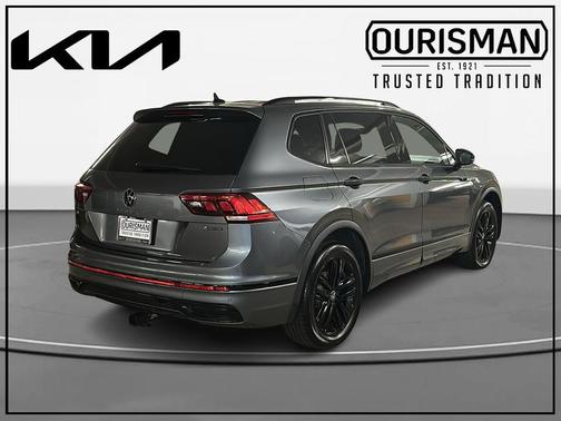 Platinum Gray Metallic 2022 Volkswagen Tiguan 2.0T SE R-Line Black