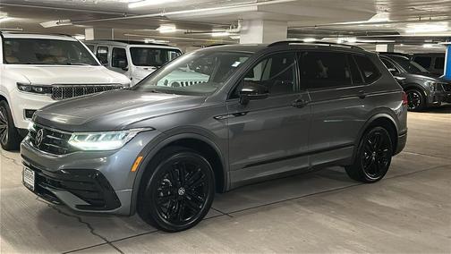 Platinum Gray Metallic 2022 Volkswagen Tiguan 2.0T SE R-Line Black