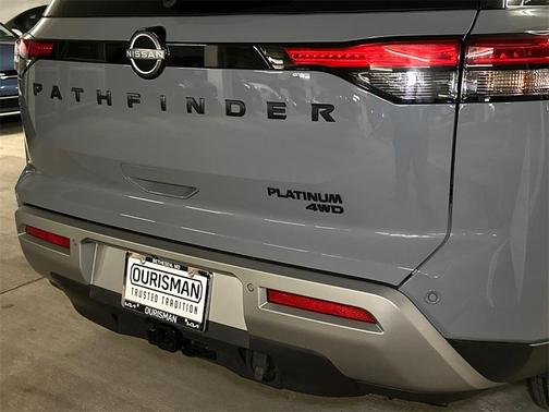 2023 Nissan Pathfinder Platinum