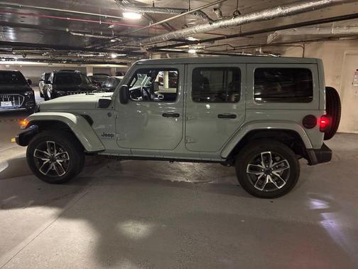 Earl Clearcoat 2024 Jeep Wrangler 4xe Sport