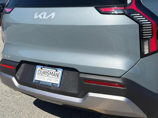 Iceberg Green 2024 Kia EV9 Wind