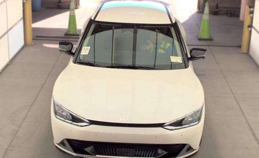 Snow White Pearl 2023 Kia EV6 Wind
