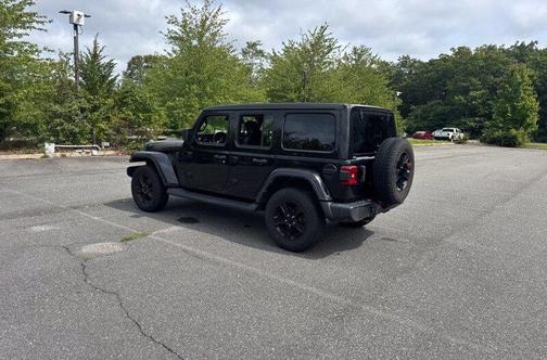 Black Clearcoat 2022 Jeep Wrangler Unlimited Sahara Altitude