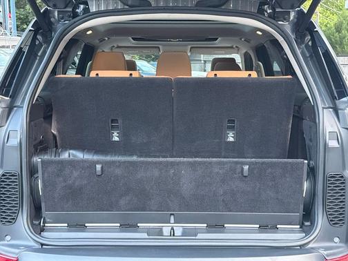 Corris Grey 2018 Land Rover Discovery HSE LUXURY