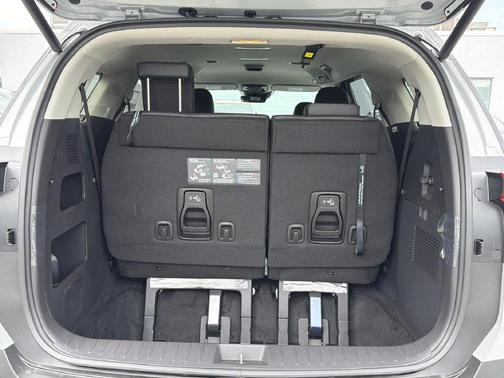 Ceramic White 2027 Kia Carnival EX
