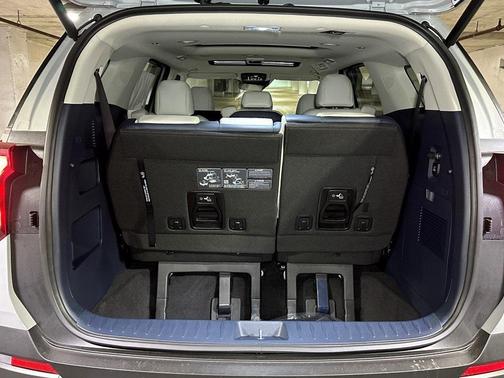 2025 Kia Carnival SX