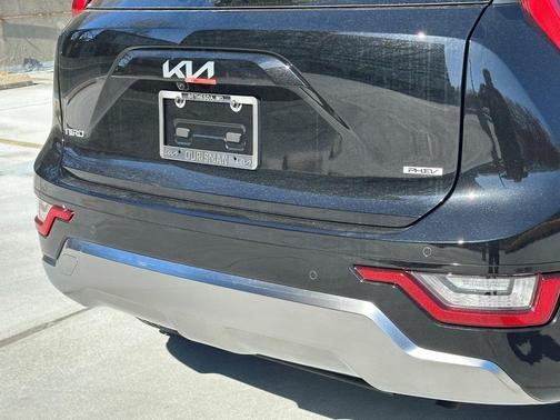 2025 Kia Niro Plug-In Hybrid SX Touring