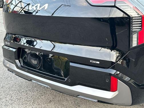 Aurora Black 2024 Kia EV9 GT-Line