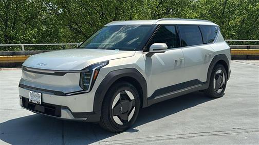 Ivory Silver 2026 Kia EV9 Wind
