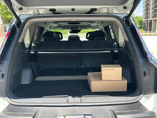 Ivory Silver 2026 Kia EV9 Wind