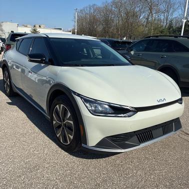 Glacier 2024 Kia EV6 Light