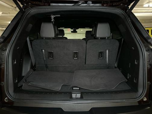 Black Cherry Metallic 2023 Chevrolet Traverse LT Leather