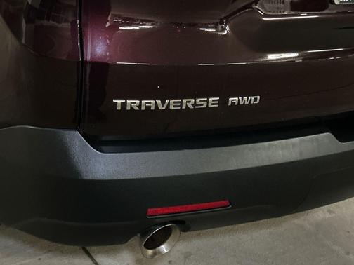 Black Cherry Metallic 2023 Chevrolet Traverse LT Leather