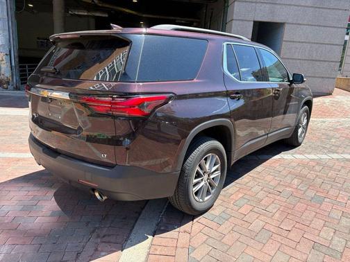 Black Cherry Metallic 2023 Chevrolet Traverse LT Leather