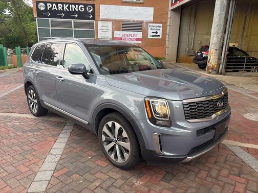 Everlasting Silver 2020 Kia Telluride S