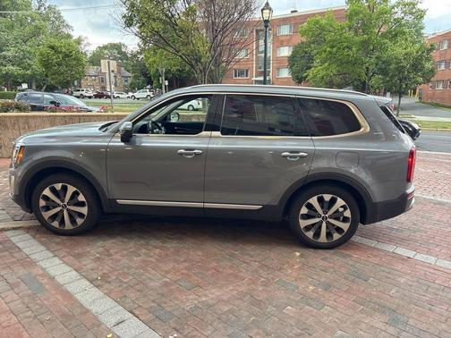 Everlasting Silver 2020 Kia Telluride S