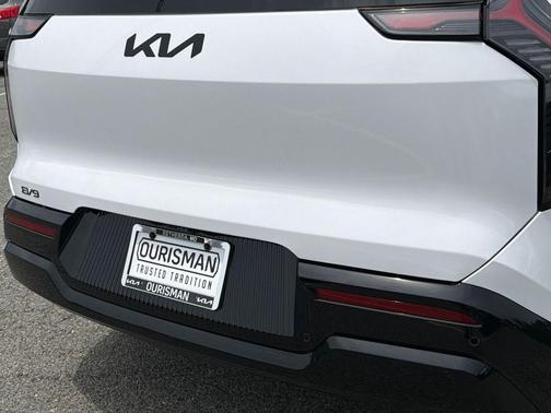 White Pearl 2026 Kia EV9 Land