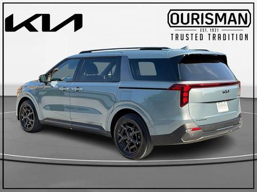 Green 2027 Kia Carnival SX