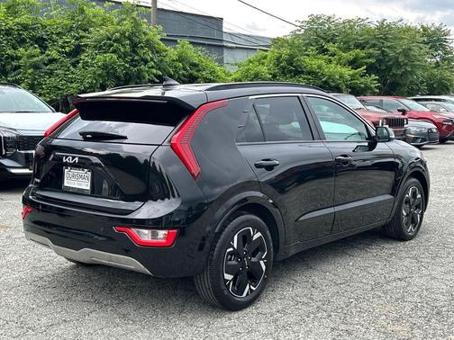 Aurora Black Pearl 2023 Kia Niro EV Wind