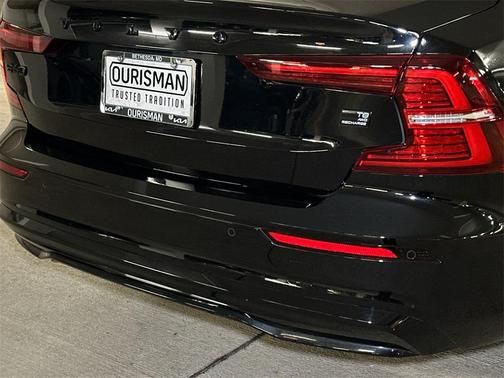 2023 Volvo S60 Recharge Plug-In Hybrid T8 Plus Black Edition