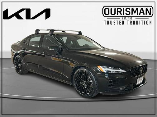 2023 Volvo S60 Recharge Plug-In Hybrid T8 Plus Black Edition