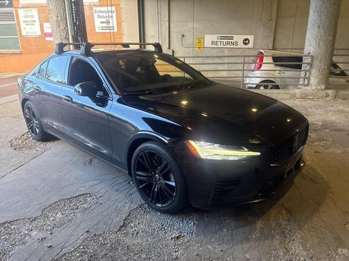 2023 Volvo S60 Recharge Plug-In Hybrid T8 Plus Black Edition