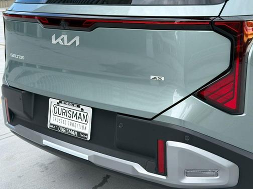 Green 2027 Kia Seltos S