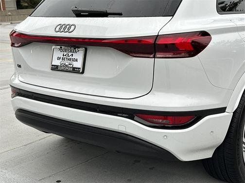 2025 Audi Q6 e-tron Premium