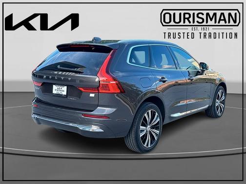 2023 Volvo XC60 Recharge Plug-In Hybrid T8 Plus Bright Theme