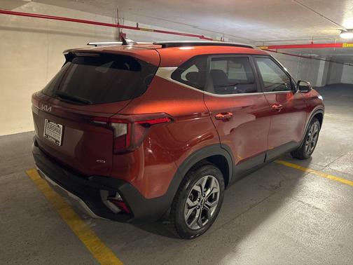 Orange 2024 Kia Seltos S