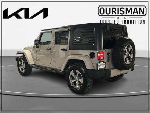 Gobi Clearcoat 2017 Jeep Wrangler Unlimited Sahara