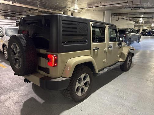 Gobi Clearcoat 2017 Jeep Wrangler Unlimited Sahara