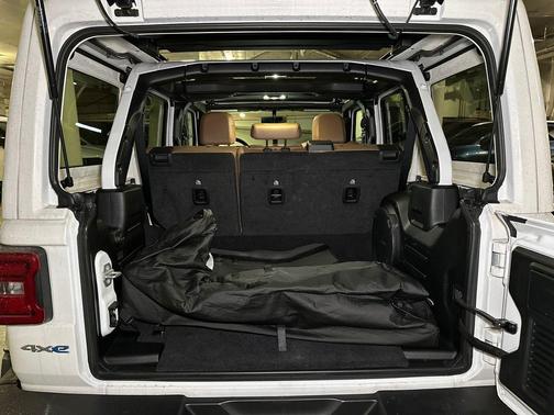 2022 Jeep Wrangler Unlimited 4xe Sahara