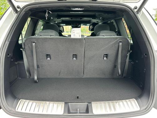 White Pearl 2027 Kia Telluride SX