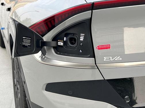 2025 Kia EV6 Wind