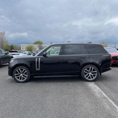 Santorini Black 2024 Land Rover Range Rover P530 SE
