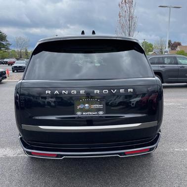 Santorini Black 2024 Land Rover Range Rover P530 SE
